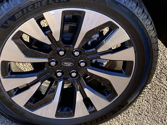 Used 2025 Ford Expedition Platinum w/ Driver's Package image 29