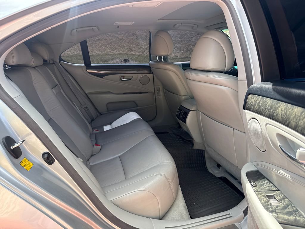 Used 2010 Lexus LS 460 AWD image 23
