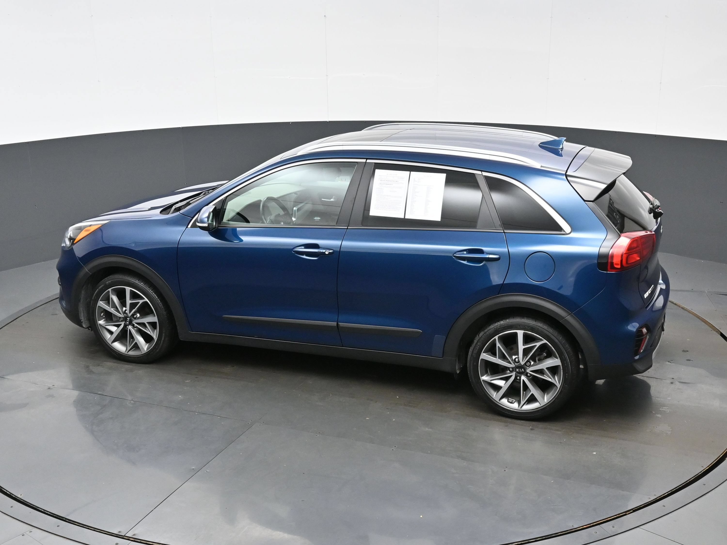 Used 2021 Kia Niro Touring FWD image 34