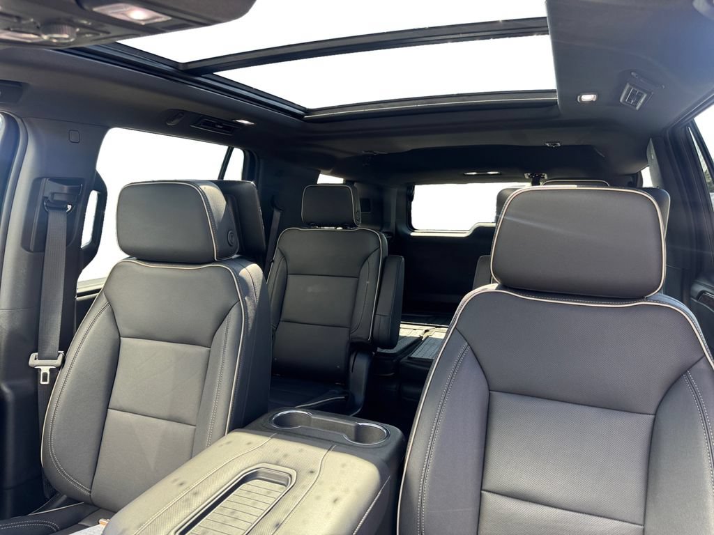Used 2023 Chevrolet Tahoe Premier w/ Advanced Technology Package RWD image 22