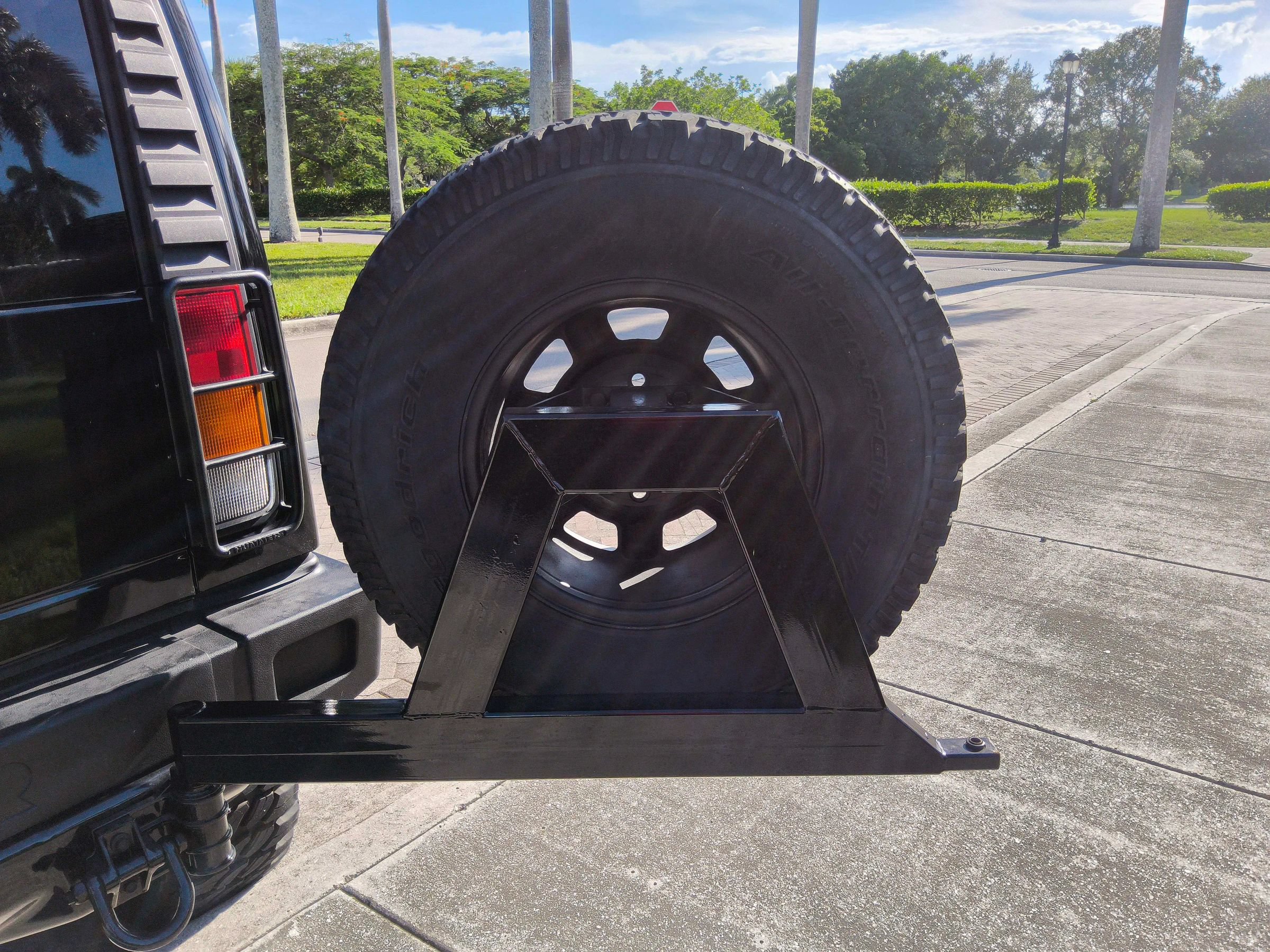Used 2003 HUMMER H2 w/ Preferred Equipment Group AWD/4WD image 43