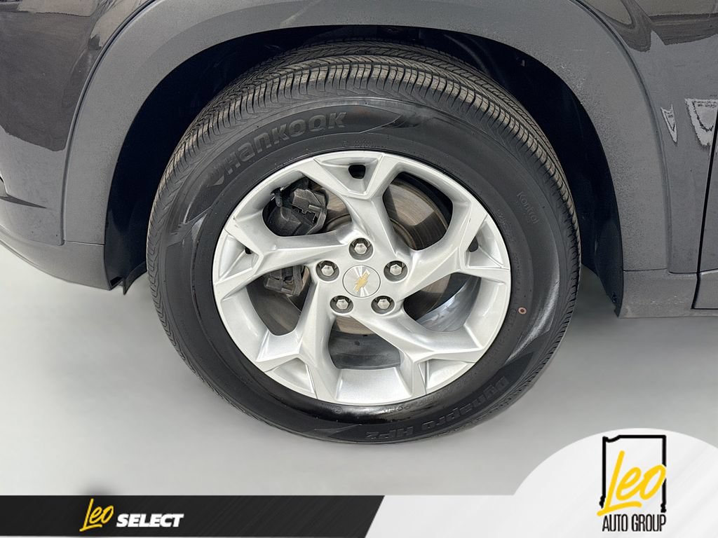 Used 2024 Chevrolet Trax LS w/ LS Convenience Package FWD image 32