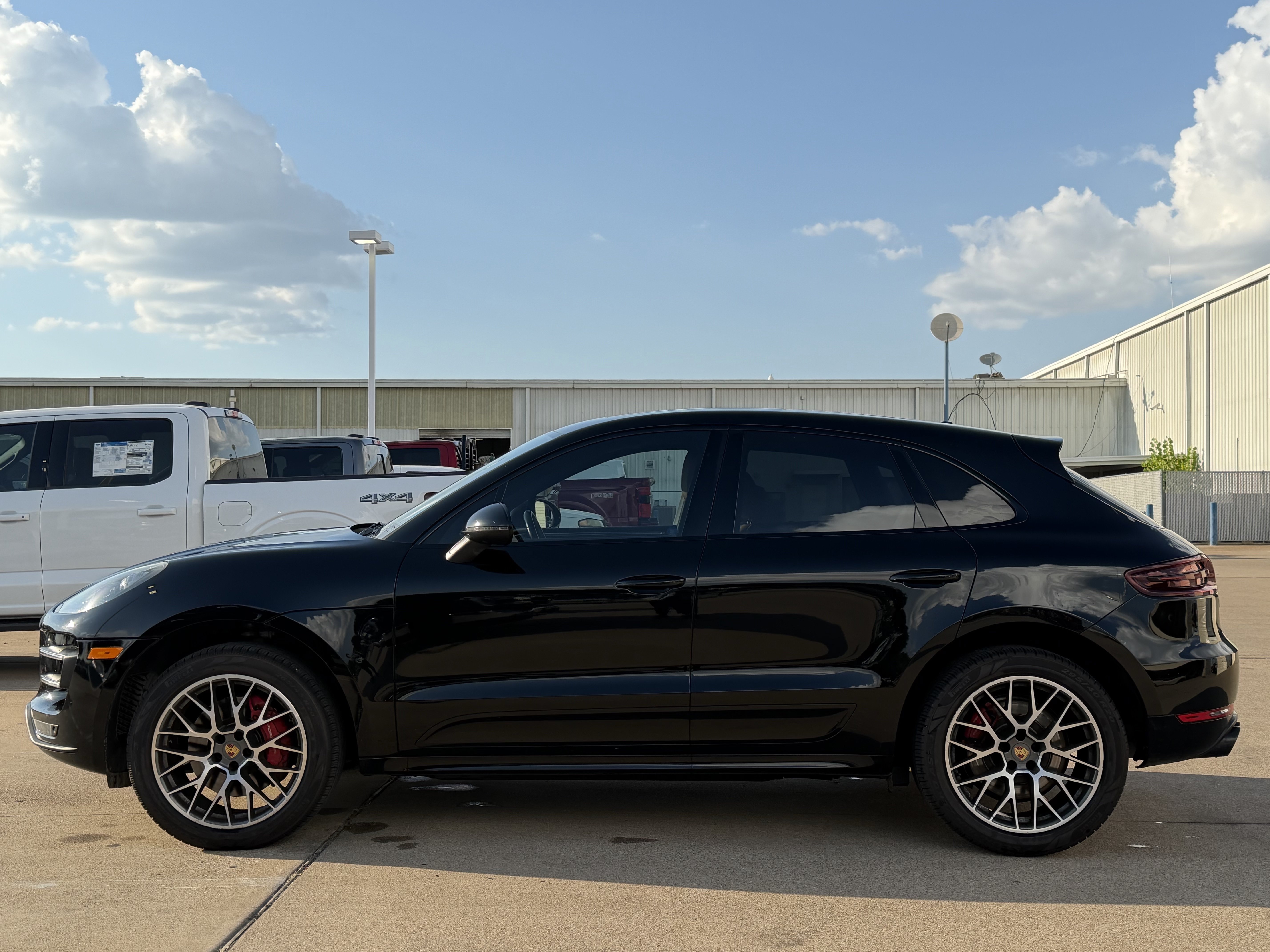 Used 2018 Porsche Macan Turbo w/ Premium Package Plus AWD/4WD image 4