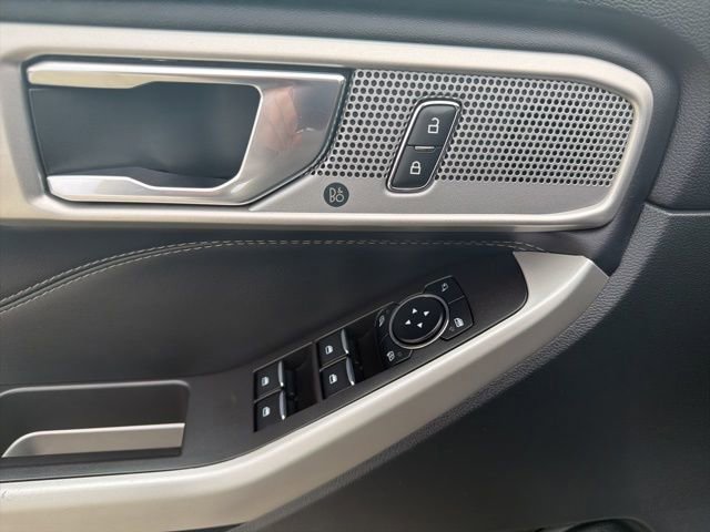 Used 2024 Ford Explorer Limited AWD/4WD image 16