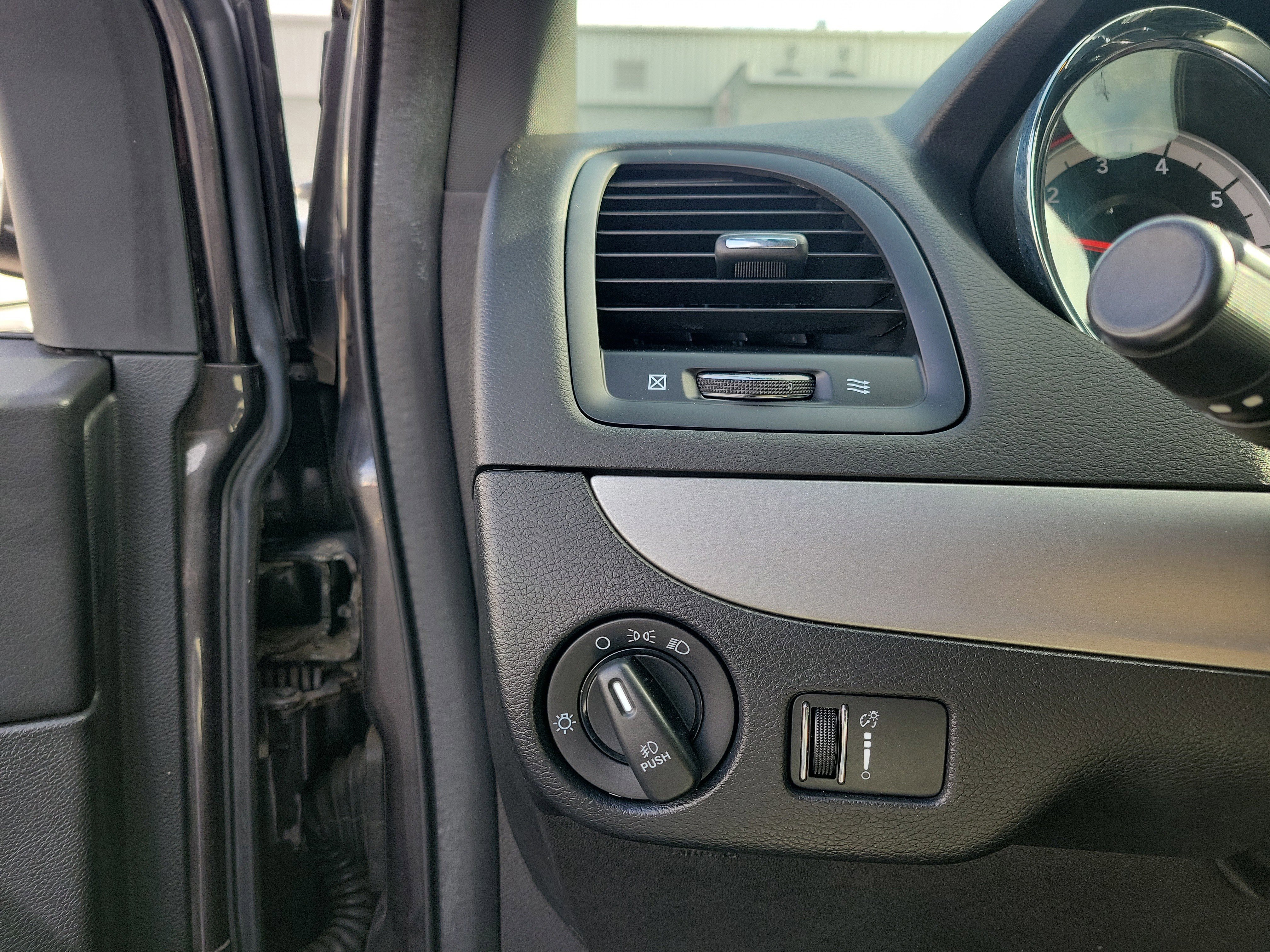 Used 2015 Dodge Grand Caravan SXT w/ Blacktop Package image 20