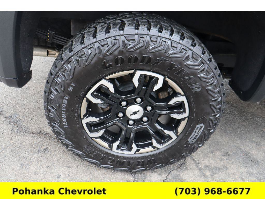 Used 2025 Chevrolet Silverado 1500 ZR2 w/ Technology Package image 29