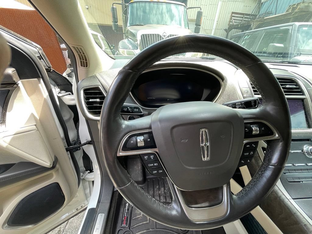 Used 2017 Lincoln MKC Reserve AWD/4WD image 11
