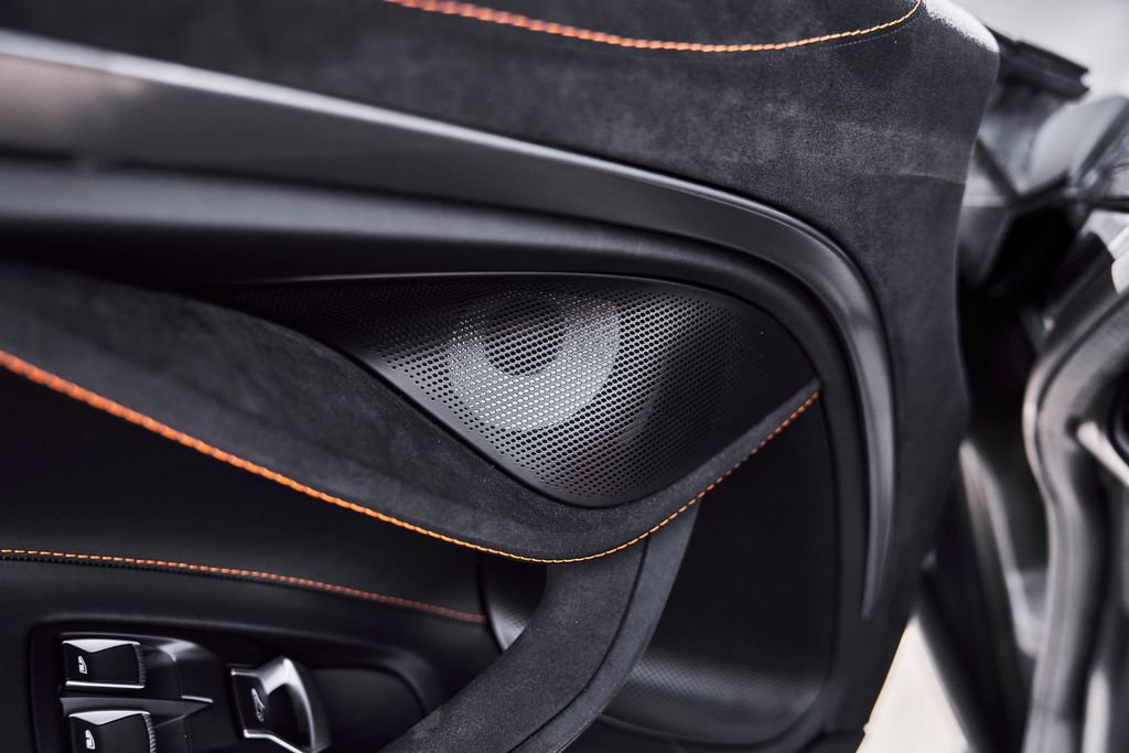 Used 2025 McLaren 750S Spider RWD image 35