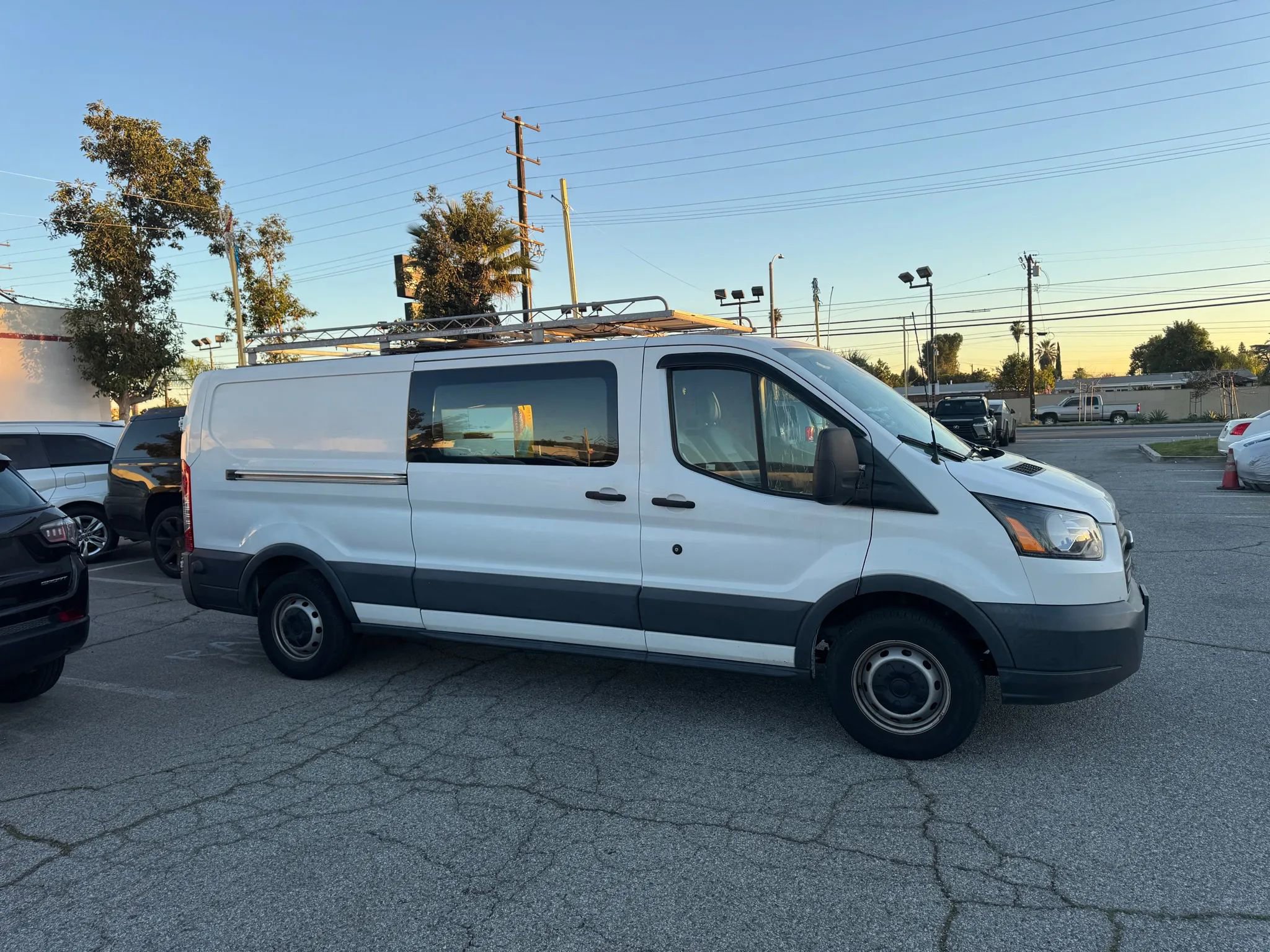 Used 2018 Ford Transit 150 Low Roof image 4