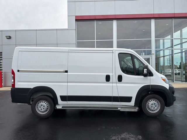 Used 2025 RAM ProMaster 2500 w/ U-Haul Equipment Group FWD image 8