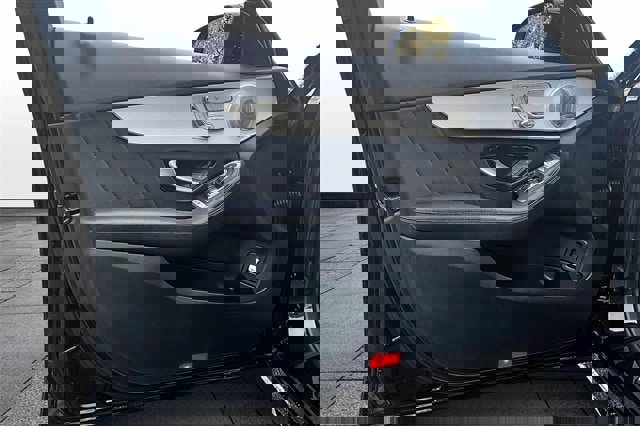 Certified 2021 Mercedes-Benz C 300 4MATIC Sedan image 23