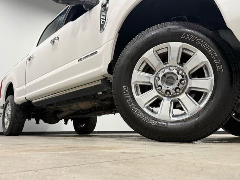 Used 2019 Ford F250 Platinum w/ Platinum Ultimate Package image 3