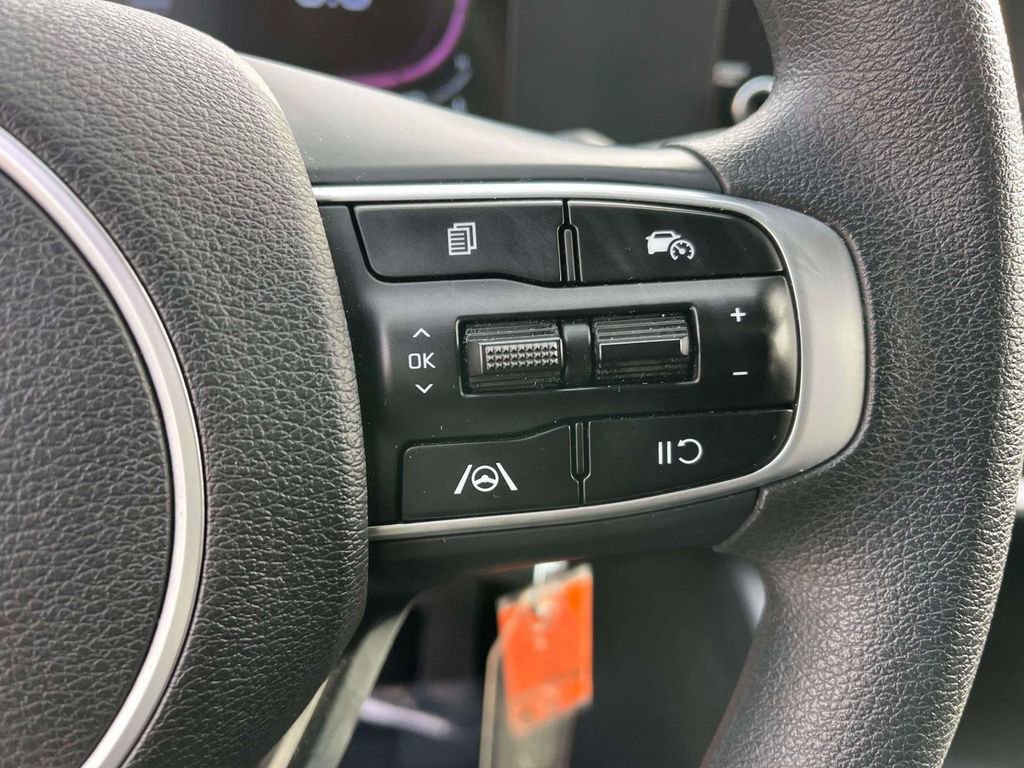Used 2024 Kia Sportage LX image 18