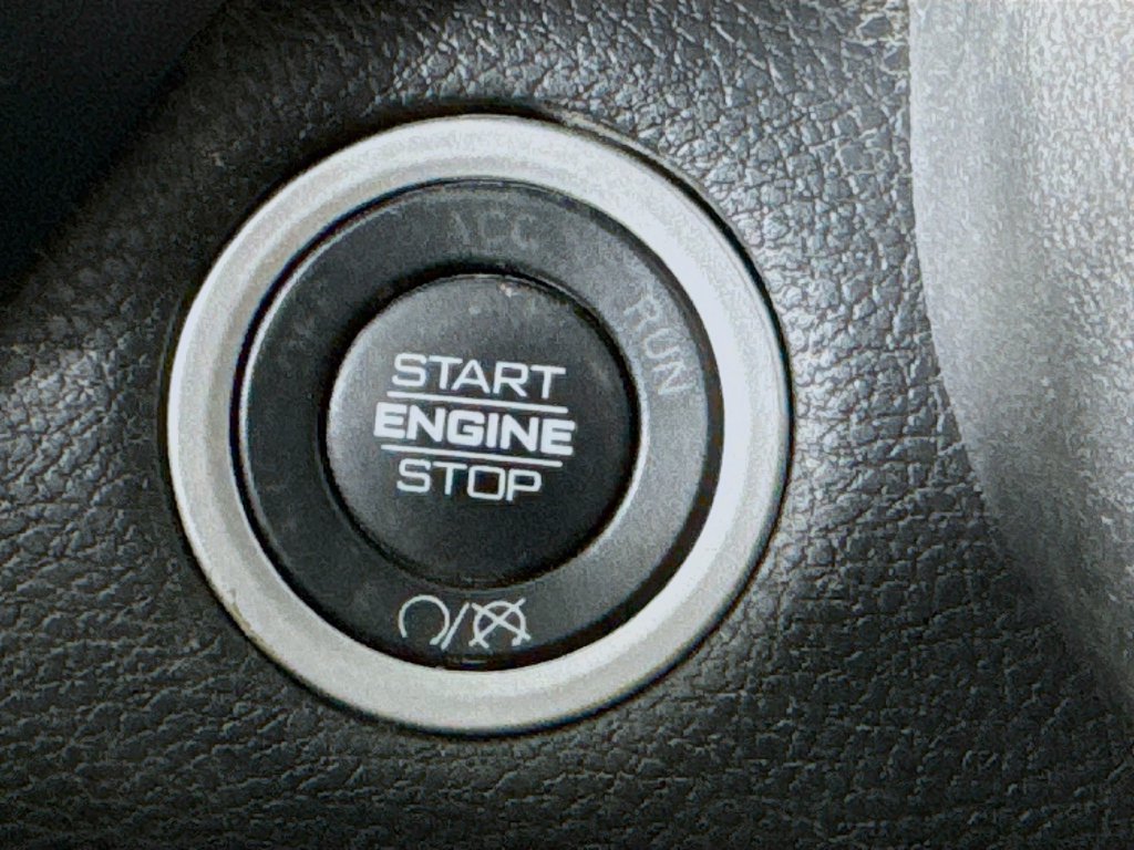 Used 2022 RAM 3500 Tradesman w/ Chrome Appearance Group AWD/4WD image 12