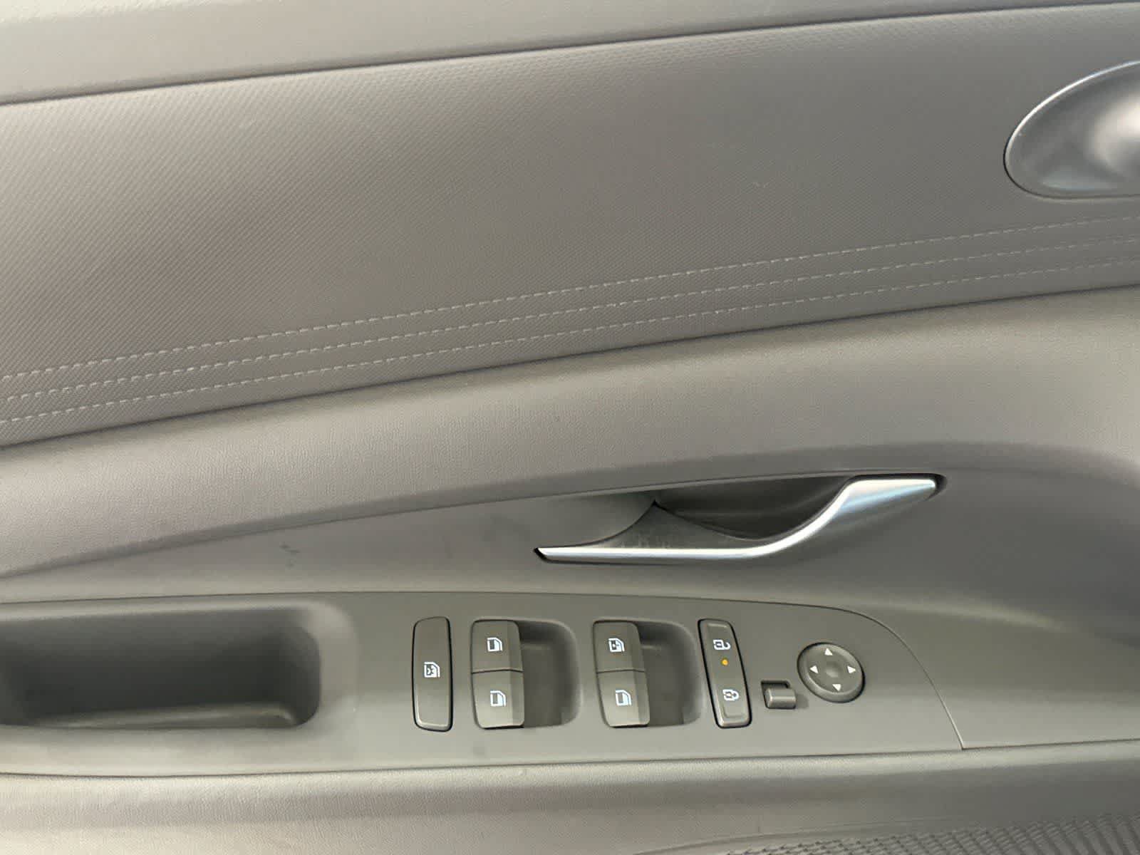 Used 2024 Hyundai Elantra SEL FWD image 13