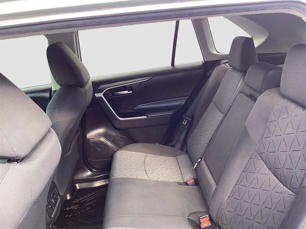Used 2020 Toyota RAV4 XLE image 13