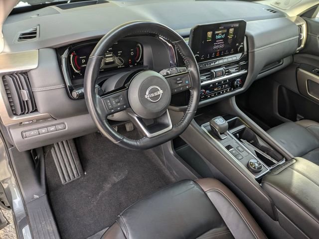 Used 2022 Nissan Pathfinder Platinum w/ Cargo Package image 16