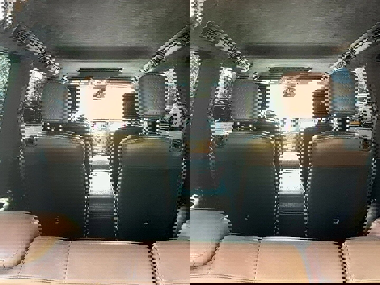 Used 2017 INFINITI QX80 Limited w/ All Season Package image 12