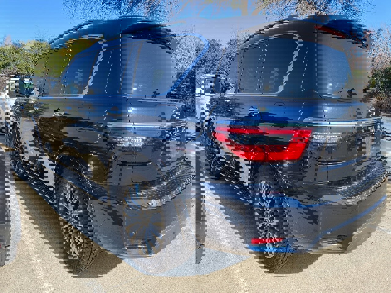 Used 2021 Nissan Armada Platinum w/ Captain's Chairs Package image 3