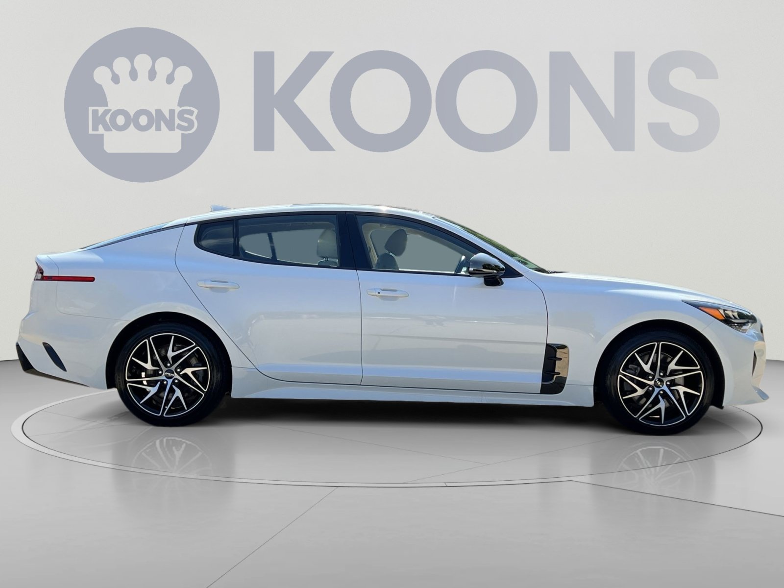 Used 2023 Kia Stinger GT-Line w/ Sun & Sound Package AWD/4WD image 8