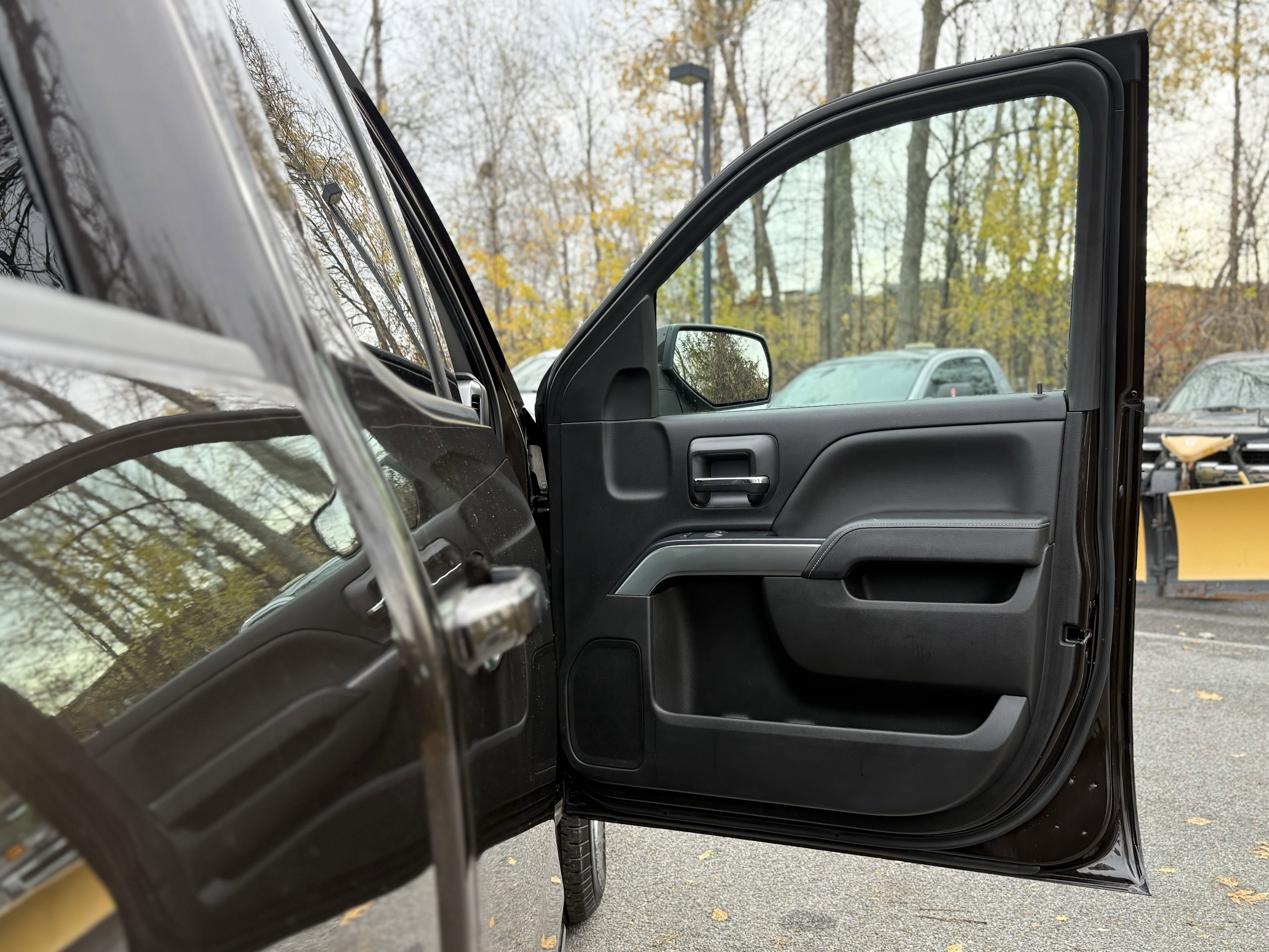 Used 2018 Chevrolet Silverado 1500 LT w/ All Star Edition image 32