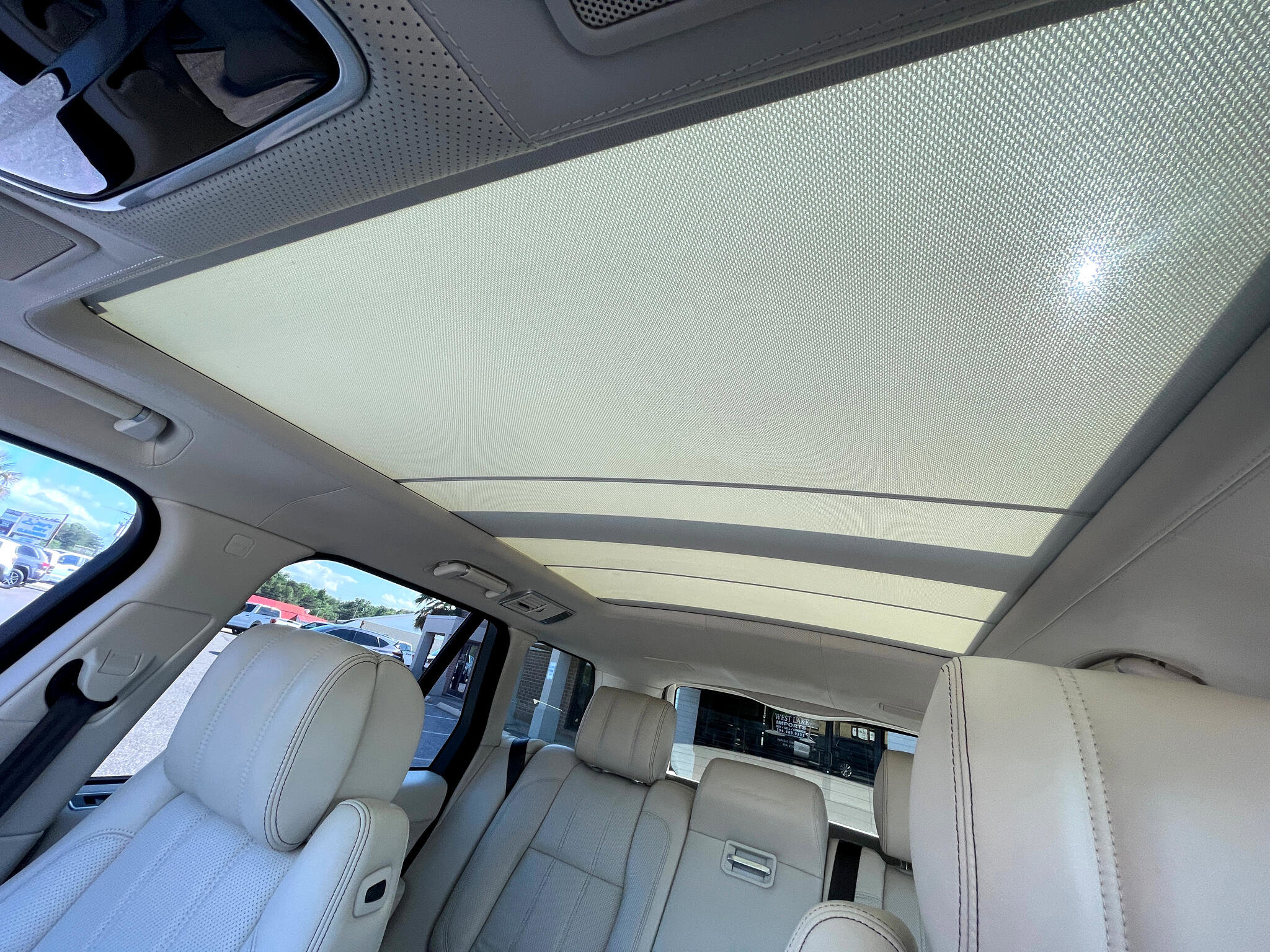 Used 2015 Land Rover Range Rover Autobiography image 37