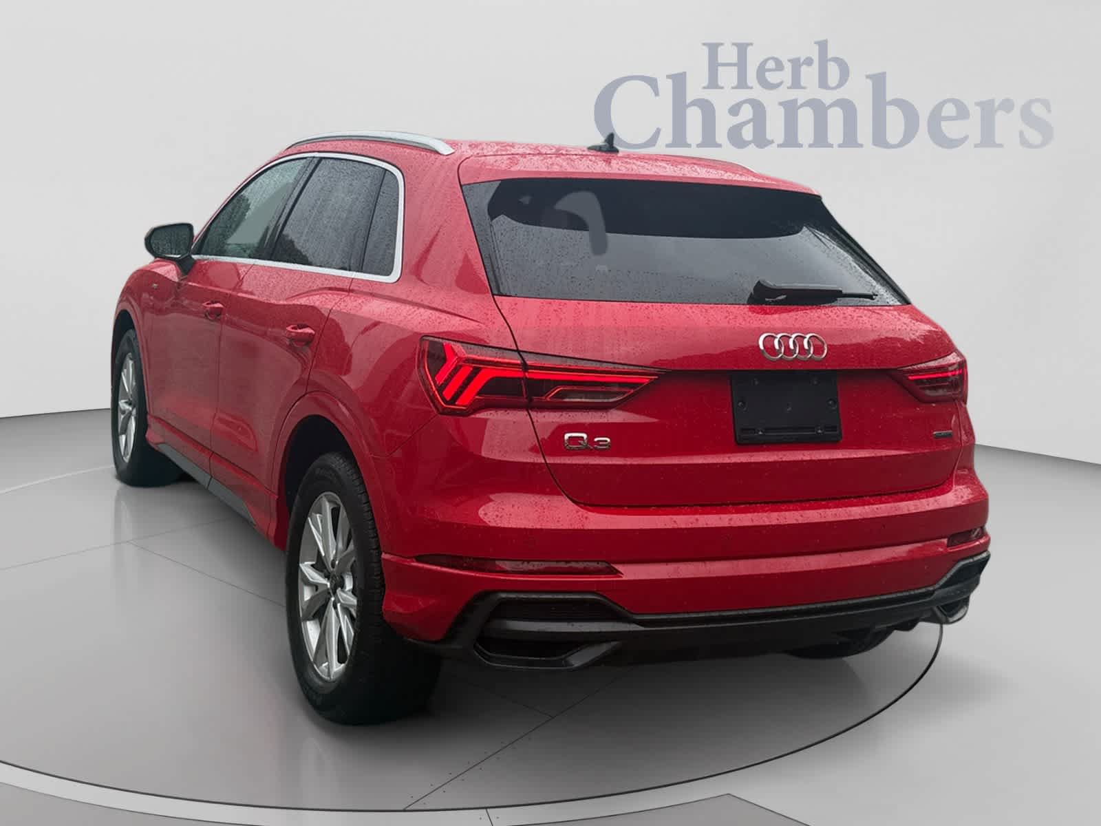 Used 2022 Audi Q3 2.0T Premium Plus w/ Premium Plus Package AWD/4WD image 3