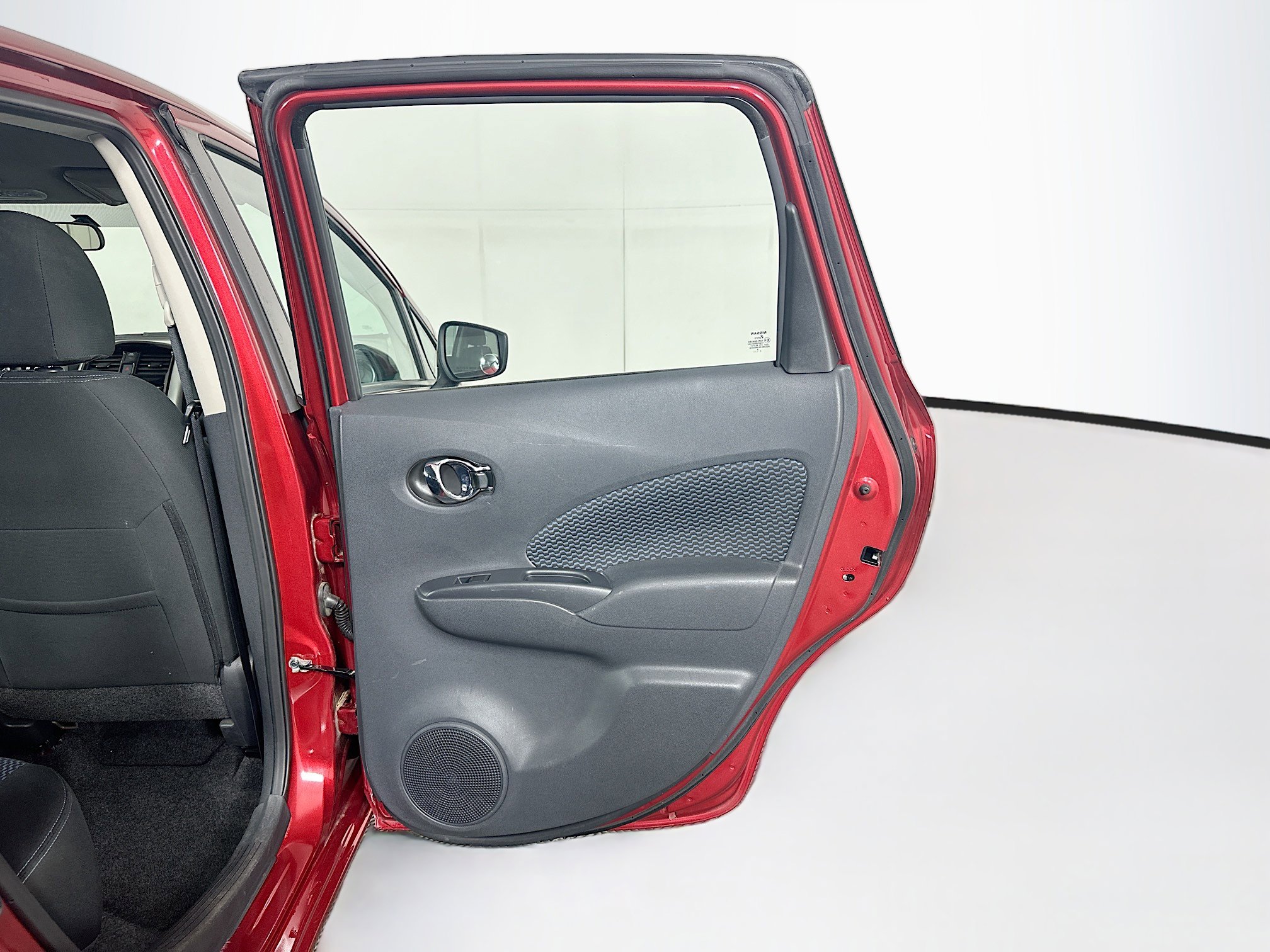 Used 2018 Nissan Versa Note SV FWD image 28
