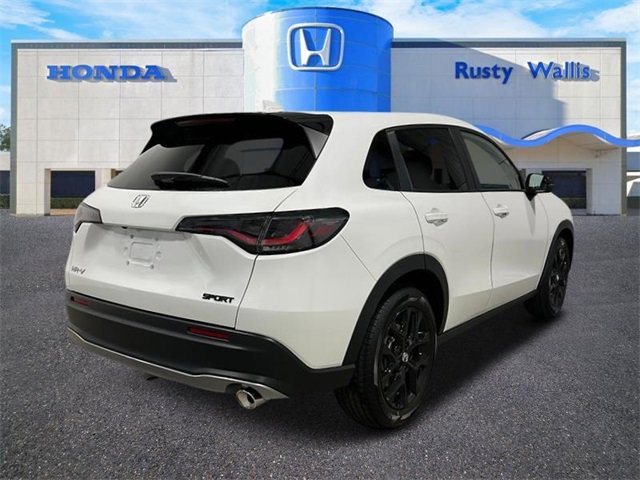 New 2025 Honda HR-V Sport image 3