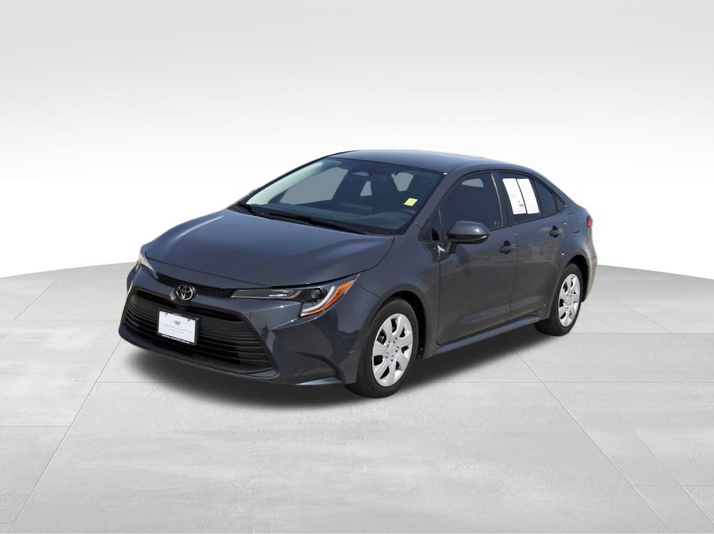 Used 2024 Toyota Corolla LE FWD image 2