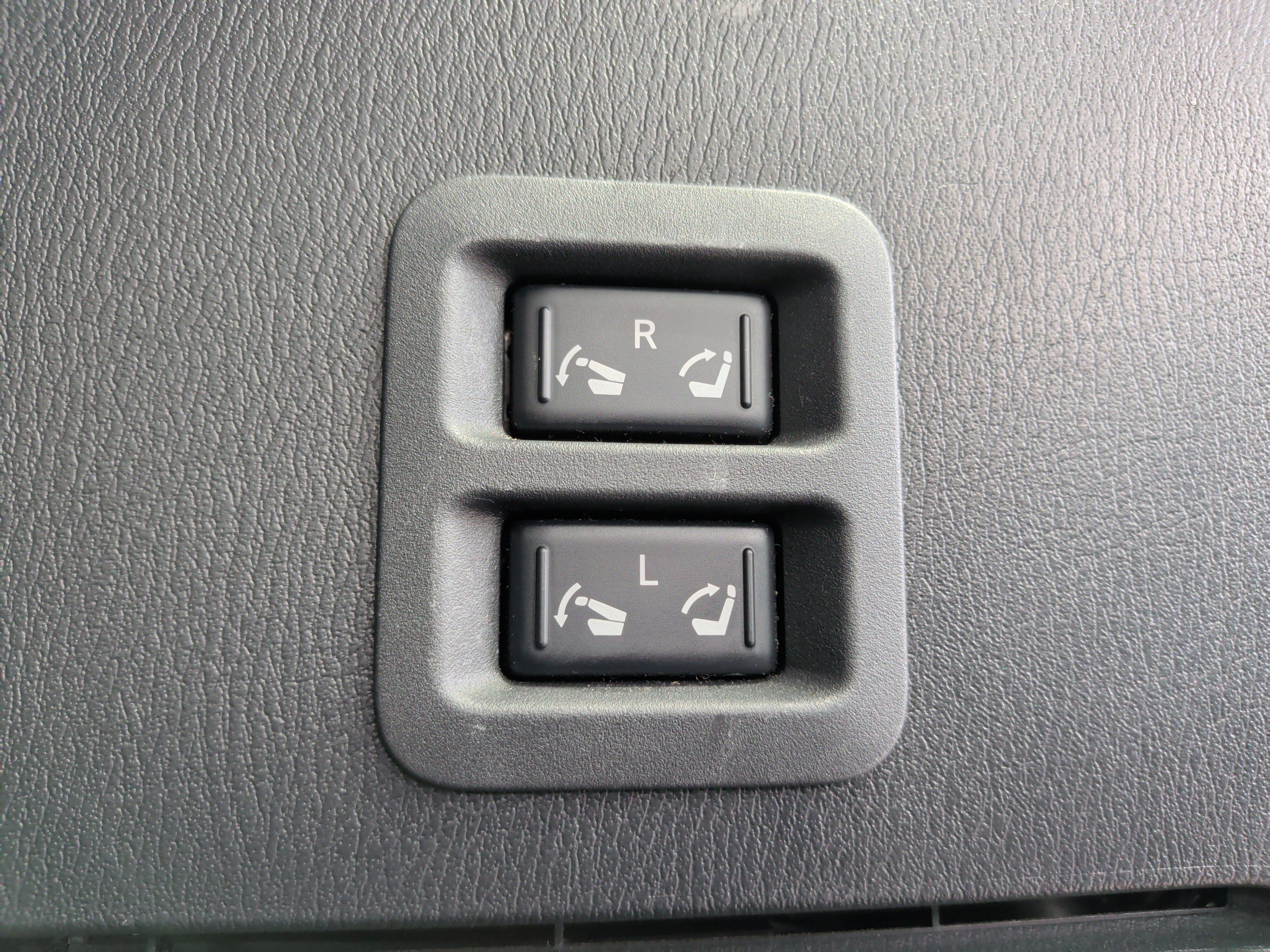 Used 2020 Nissan Armada Platinum w/ Interior Lighting Package AWD/4WD image 43