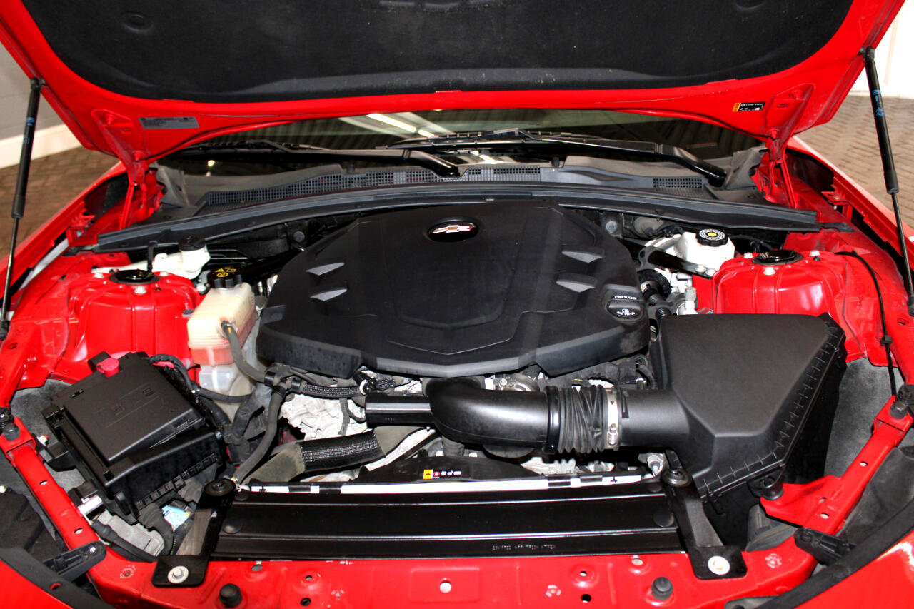 Used 2021 Chevrolet Camaro LT image 3