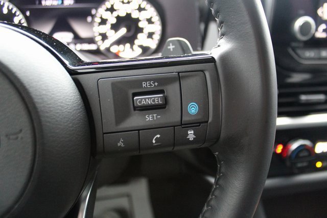 Used 2023 Nissan Pathfinder SV w/ SV Premium Package image 15