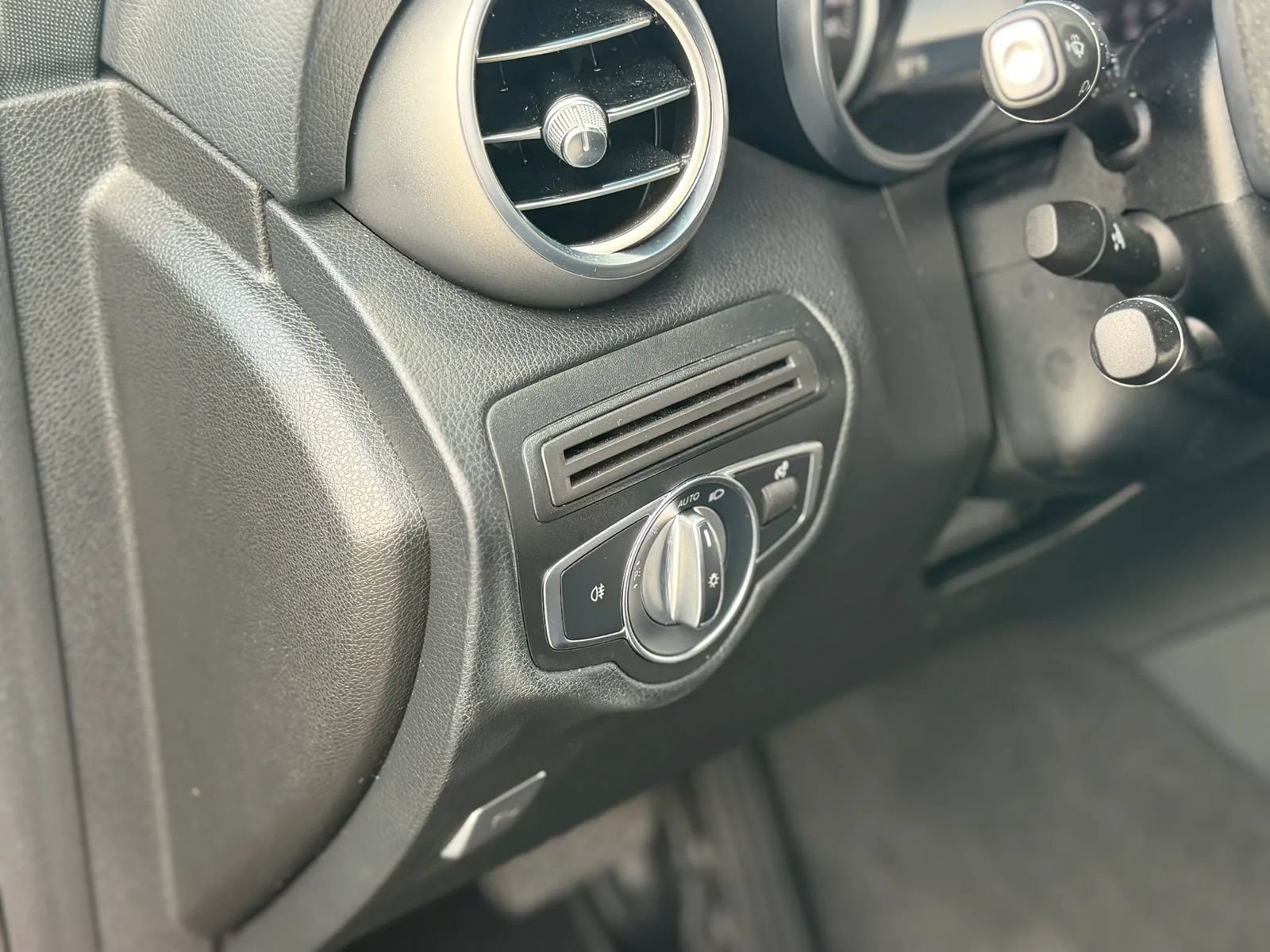 Used 2017 Mercedes-Benz GLC 300 w/ Premium 2 Package image 28