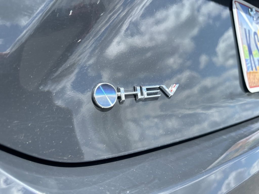 Used 2025 Toyota Camry SE image 5