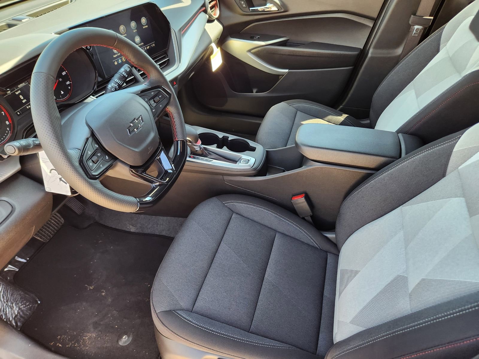 New 2026 Chevrolet Trax RS w/ Sunroof Package image 13