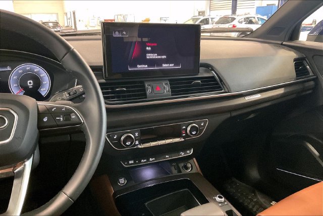 Certified 2024 Audi Q5 2.0T Premium Plus w/ Premium Plus Package AWD/4WD image 6