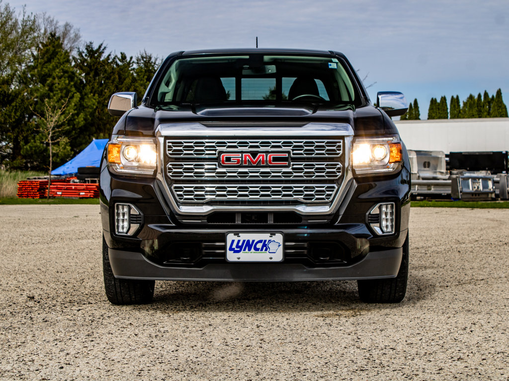 Used 2022 GMC Canyon Denali w/ Denali Black Edition Package AWD/4WD image 5