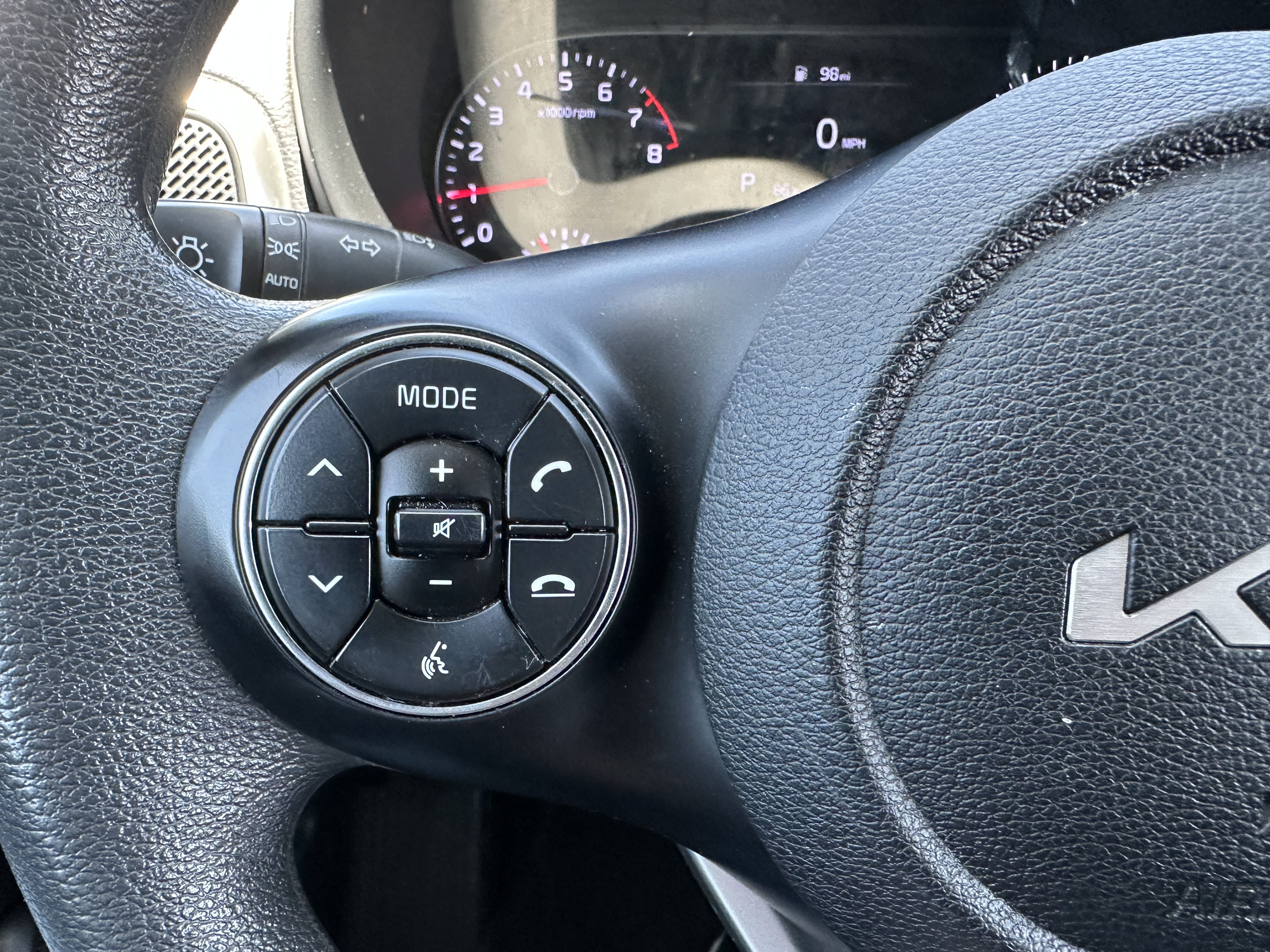 Certified 2022 Kia Soul LX w/ Technology Package FWD image 24