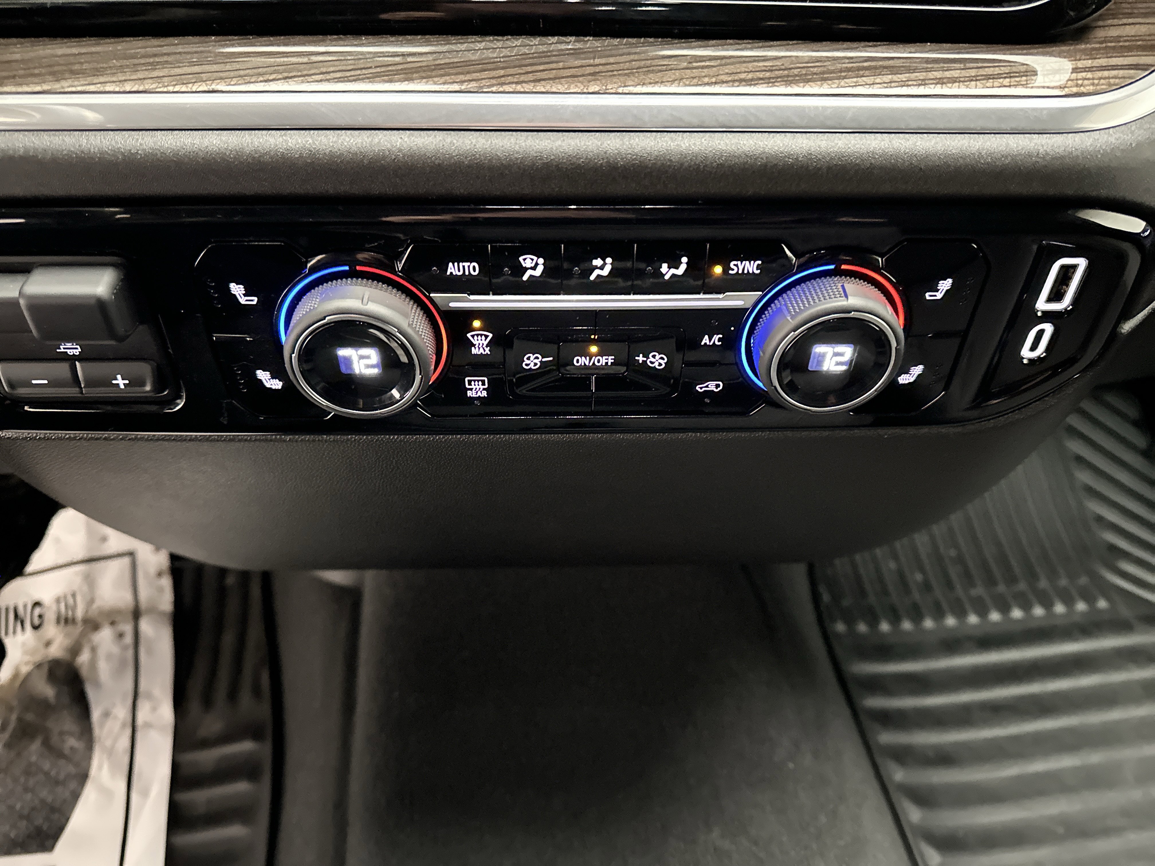 Used 2025 Chevrolet Silverado 2500 LT w/ Convenience Package image 36