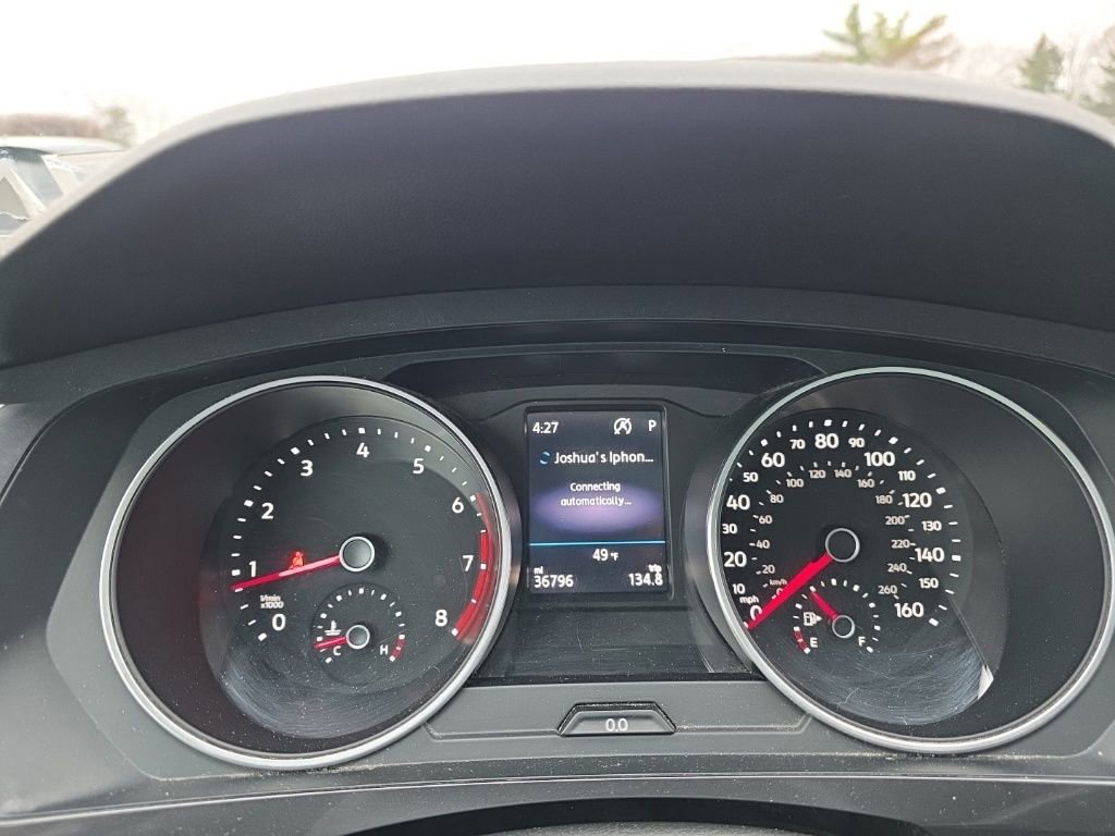 Used 2020 Volkswagen Tiguan SE w/ Panoramic Sunroof Package image 16