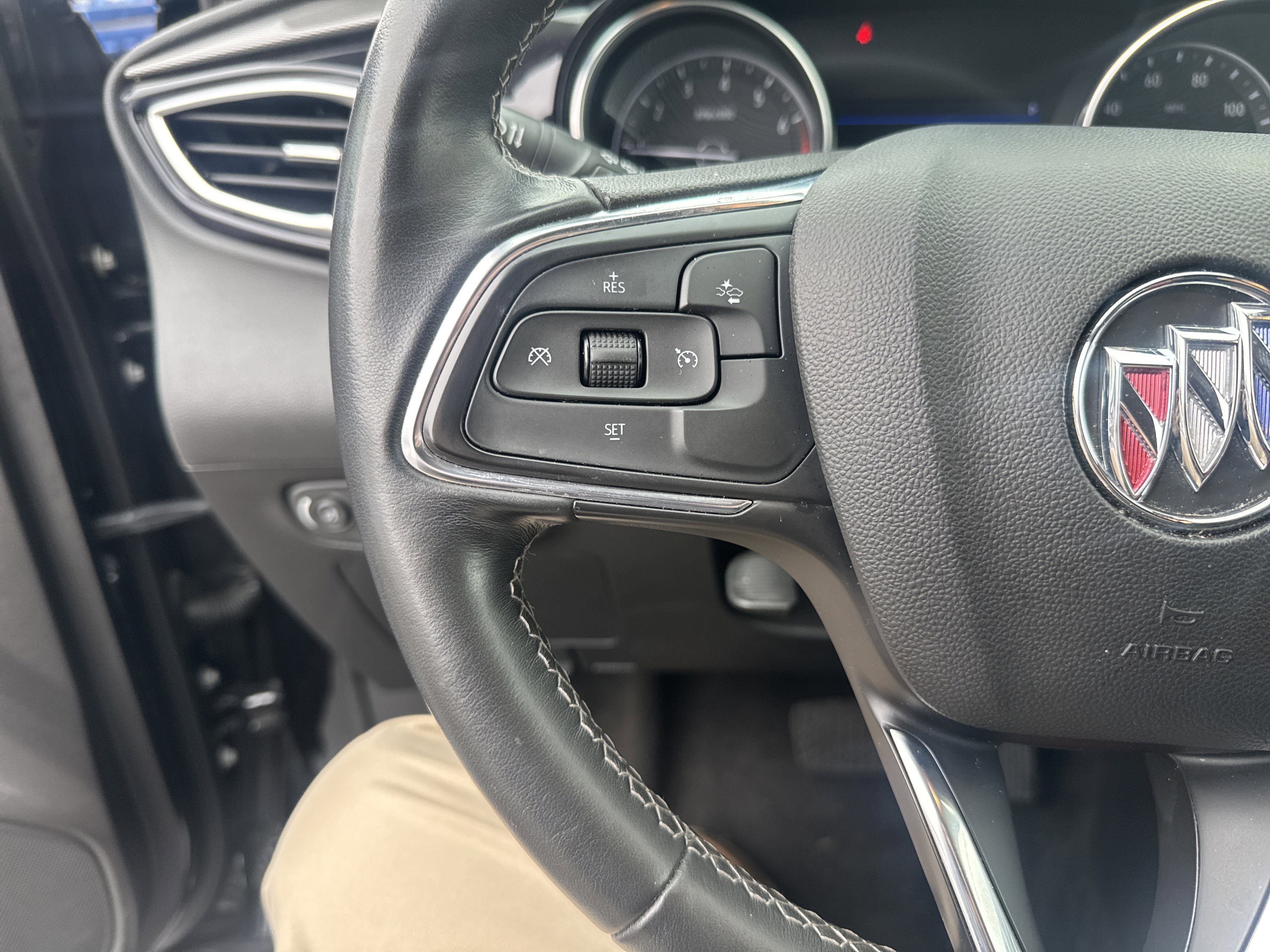 Used 2022 Buick Encore GX Select w/ Sport Touring Package image 18