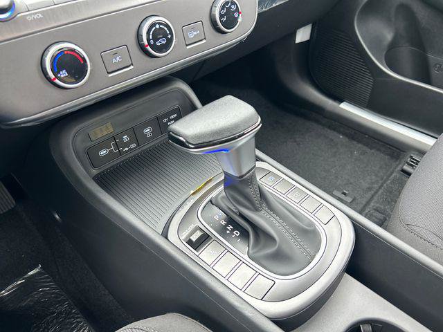 New 2027 Hyundai Kona SE AWD/4WD image 14