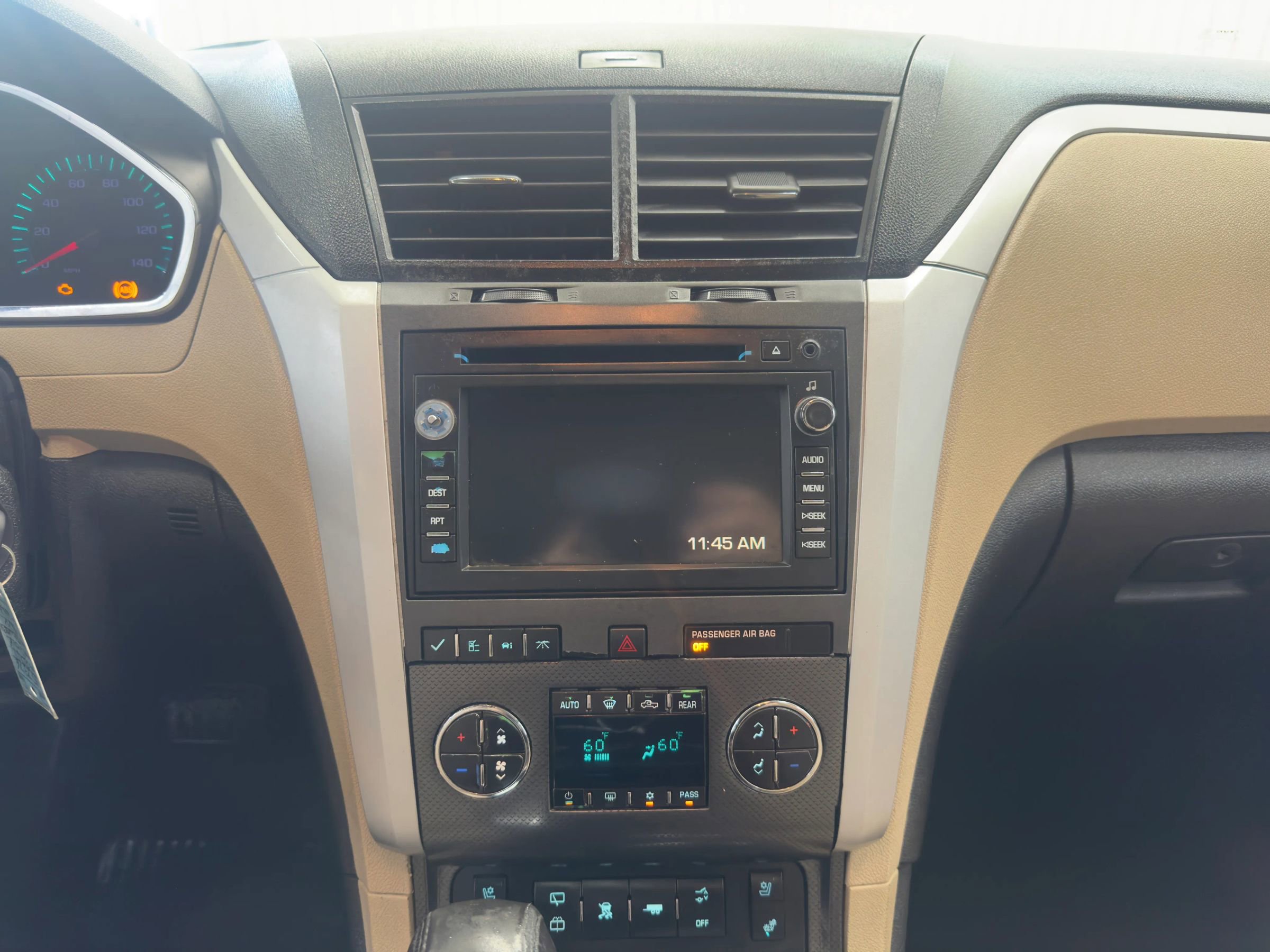 Used 2011 Chevrolet Traverse LTZ image 17