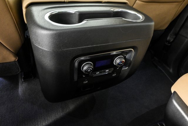 Used 2023 Chevrolet Suburban Premier image 18