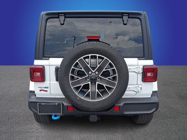 Used 2023 Jeep Wrangler Unlimited Sahara w/ Cold Weather Group AWD/4WD image 5