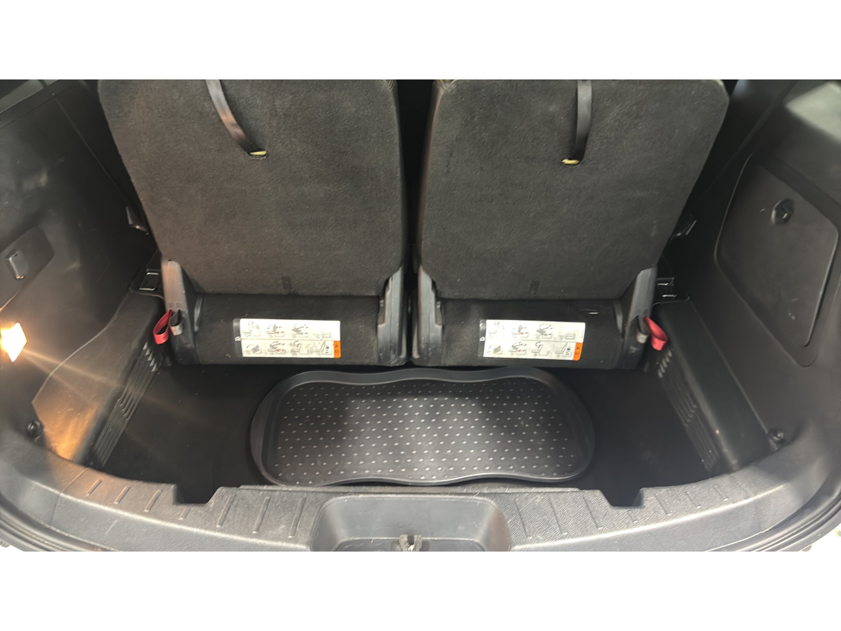 Used 2017 Ford Explorer XLT w/ Equipment Group 202A FWD image 19