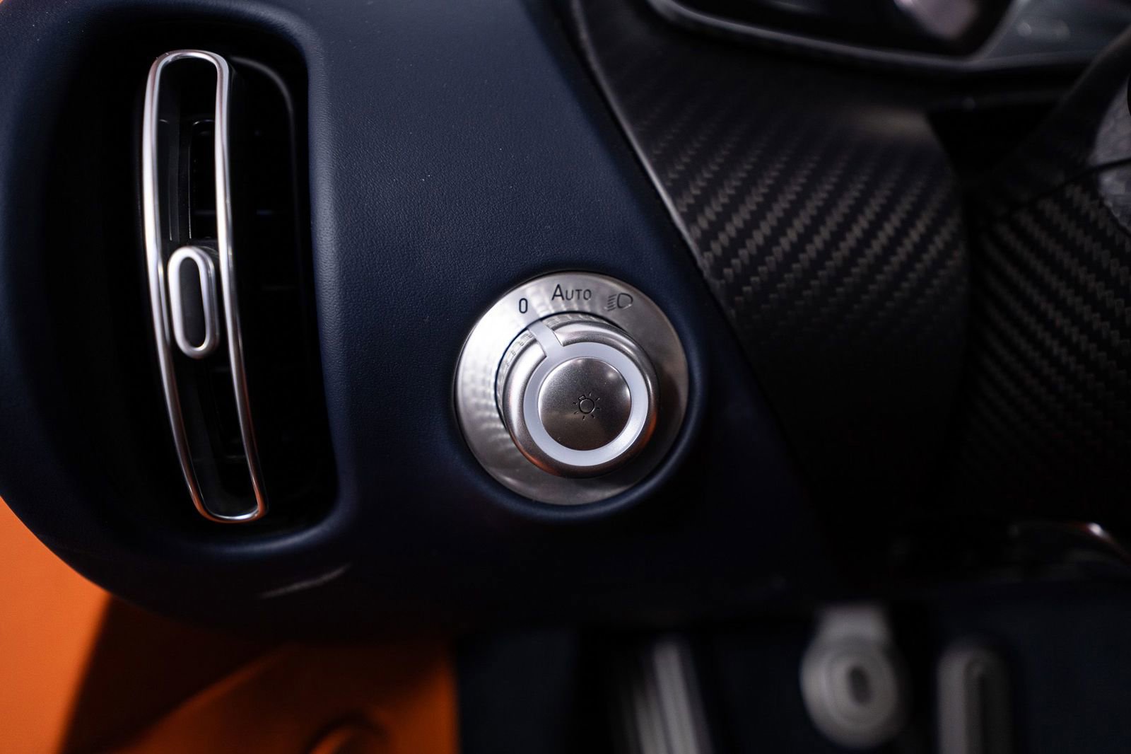 Used 2018 Bugatti Chiron image 39