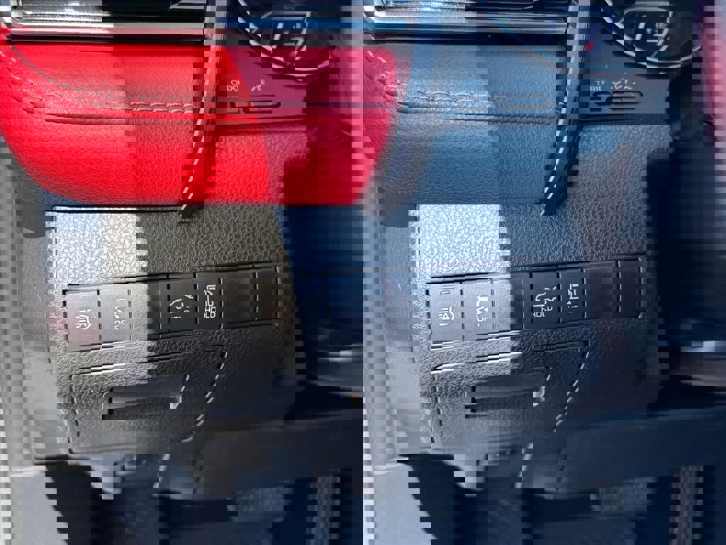 Used 2021 Toyota Camry XSE image 17