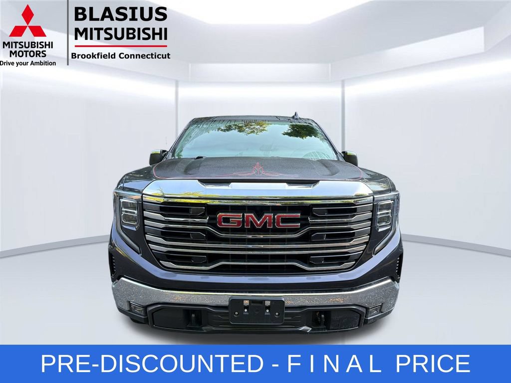 Used 2023 GMC Sierra 1500 SLT w/ SLT Premium Package AWD/4WD image 4